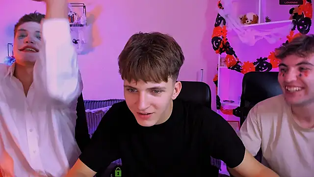 Snapshot of travis_wolf_ chatting on October 2025 09:16:02 PM travis wolf online show from October 2025 09:16:02 PM