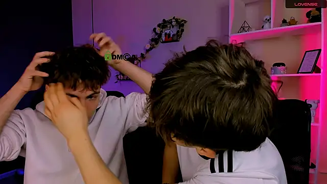 Snapshot of travis_wolf_ chatting on March 2026 09:45:01 AM travis wolf online show from March 2026 09:45:01 AM