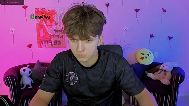 Snapshot of travis_wolf_ chatting on March 2026 09:47:01 AM travis wolf online show from March 2026 09:47:01 AM