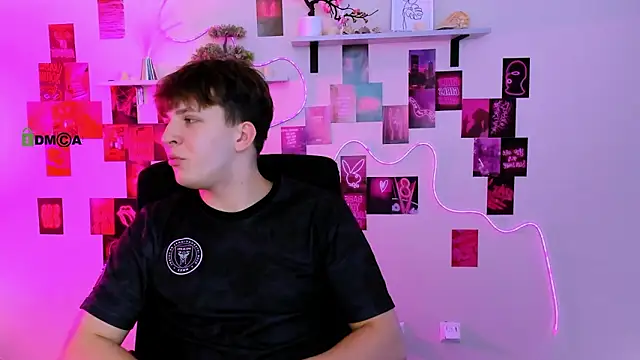 Snapshot of travis_wolf_ chatting on March 2026 09:48:02 AM travis wolf online show from March 2026 09:48:02 AM