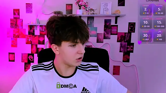 Snapshot of travis_wolf_ chatting on March 2026 09:48:01 AM travis wolf online show from March 2026 09:48:01 AM