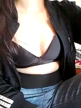 Handoo23 online show from October 2025 03:14:02 AM