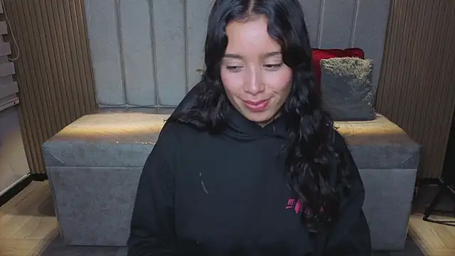  Mia Evans 1 online show from February 2026 07:39:01 PM