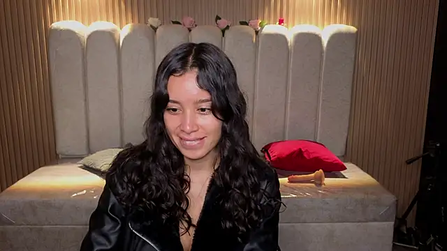  Mia Evans 1 online show from March 2026 02:10:01 PM