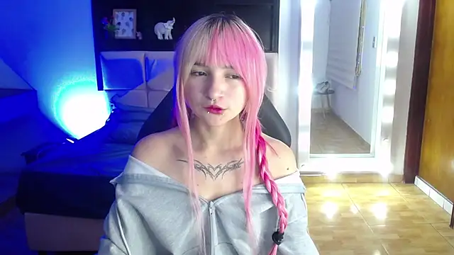  Charlotte Collins  online show from June 2026 03:35:02 PM