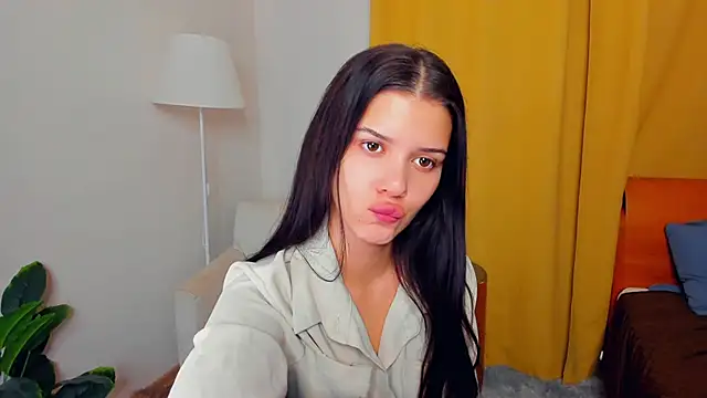 Snapshot of JoCauterucci chatting on November 2025 06:46:01 AM JoCauterucci online show from November 2025 06:46:01 AM