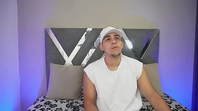 massimo vidal  online show from October 2025 12:22:02 PM