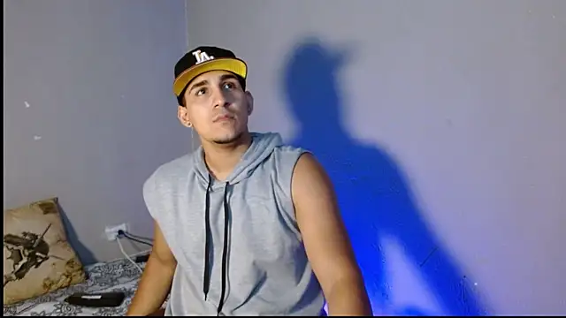 massimo vidal  online show from November 2025 02:39:02 AM