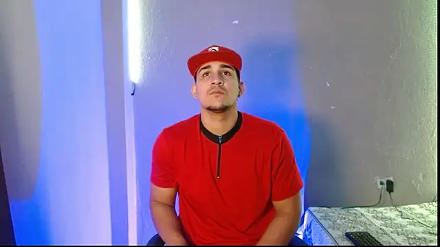 massimo vidal  online show from November 2025 05:37:02 PM