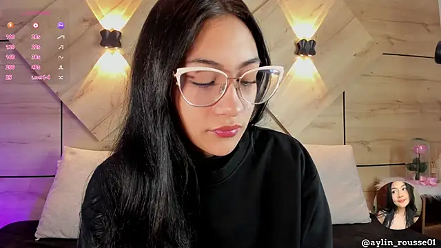 Snapshot of aylin_rousse chatting on October 2025 07:45:02 PM aylin rousse online show from October 2025 07:45:02 PM