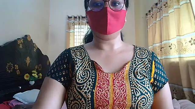 Snapshot of Elena_cruz5 chatting on June 2026 03:24:02 AM Elena cruz5 online show from June 2026 03:24:02 AM