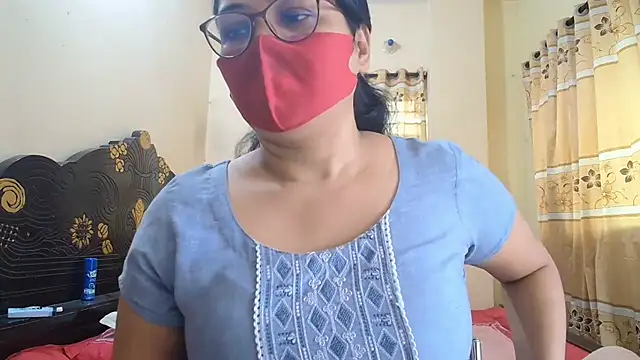 Snapshot of Elena_cruz5 chatting on July 2026 02:02:02 AM Elena cruz5 online show from July 2026 02:02:02 AM