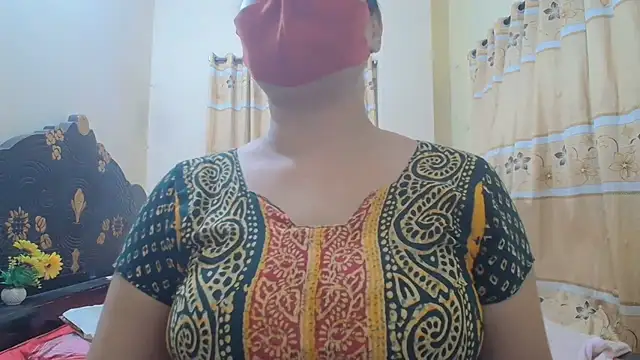 Snapshot of Elena_cruz5 chatting on July 2026 02:04:02 PM Elena cruz5 online show from July 2026 02:04:02 PM