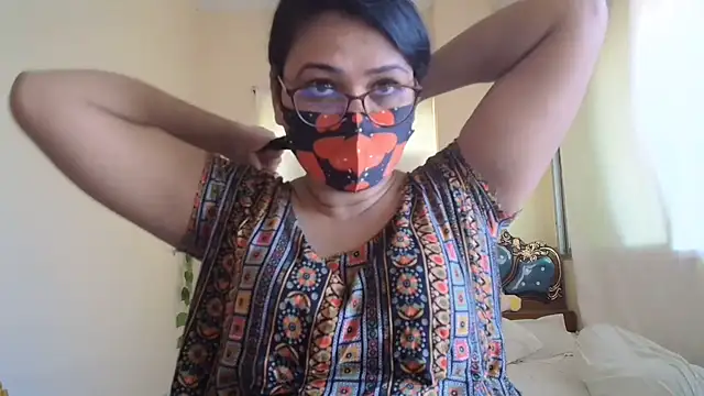 Snapshot of Elena_cruz5 chatting on August 2026 10:47:02 AM Elena cruz5 online show from August 2026 10:47:02 AM
