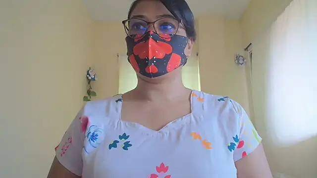 Snapshot of Elena_cruz5 chatting on August 2026 04:26:01 AM Elena cruz5 online show from August 2026 04:26:01 AM