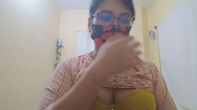 Snapshot of Elena_cruz5 chatting on August 2026 04:32:01 PM Elena cruz5 online show from August 2026 04:32:01 PM