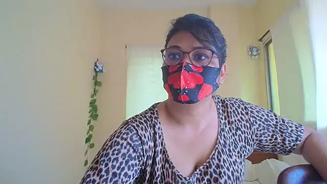 Snapshot of Elena_cruz5 chatting on August 2026 04:50:02 AM Elena cruz5 online show from August 2026 04:50:02 AM