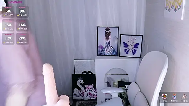 Snapshot of Scarlett-oracle chatting on December 2025 12:32:02 PM Scarlett-oracle online show from December 2025 12:32:02 PM