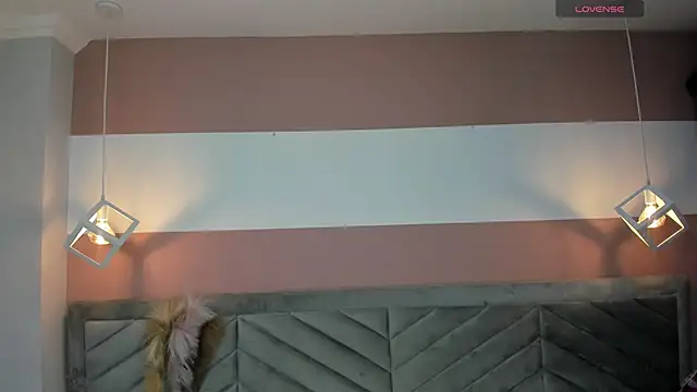 Snapshot of Mia_Valentine_ chatting on October 2025 08:32:02 PM Mia Valentine online show from October 2025 08:32:02 PM