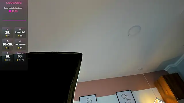 Mia Valentine  online show from December 2025 08:14:01 PM