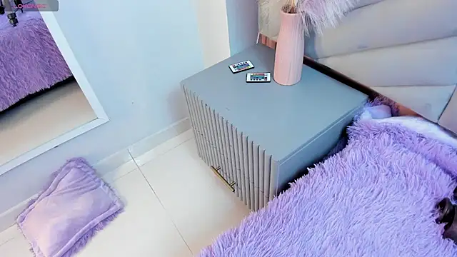 Snapshot of Mia_Valentine_ chatting on February 2026 09:20:02 PM Mia Valentine online show from February 2026 09:20:02 PM