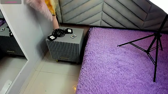 Snapshot of Mia_Valentine_ chatting on March 2026 07:11:01 PM Mia Valentine online show from March 2026 07:11:01 PM