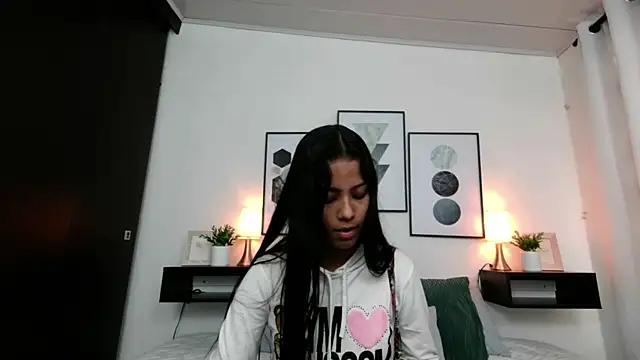 Snapshot of Rodriguez_Gabi chatting on September 2025 12:50:01 PM Rodriguez Gabi online show from September 2025 12:50:01 PM