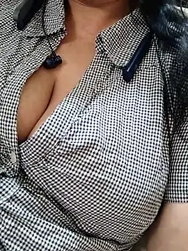 Snapshot of Janvi_-Love chatting on September 2025 06:46:01 AM Janvi -Love online show from September 2025 06:46:01 AM
