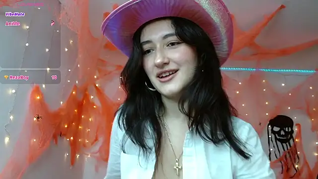 AlessandraLB online show from October 2025 10:35:02 AM