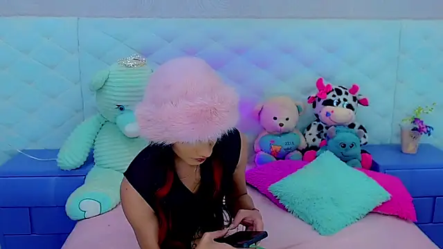 Snapshot of hanna_sweett34 chatting on October 2025 10:33:01 PM hanna sweett34 online show from October 2025 10:33:01 PM