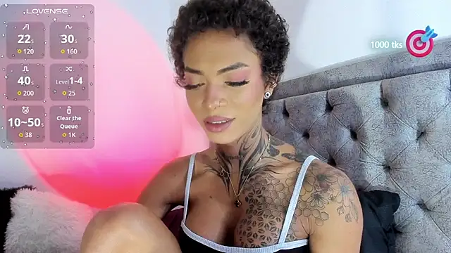 Snapshot of michell_danna chatting on October 2025 01:27:01 AM michell danna online show from October 2025 01:27:01 AM