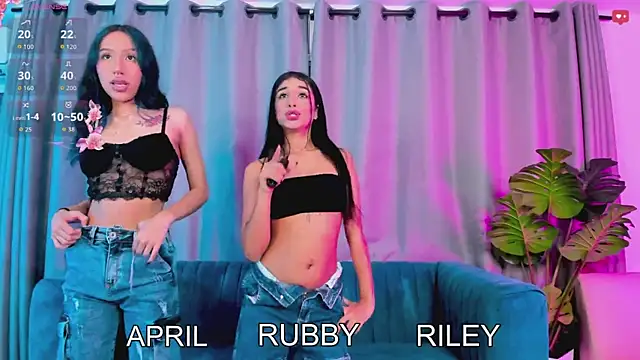 Evil Giirls online show from October 2025 01:38:01 AM