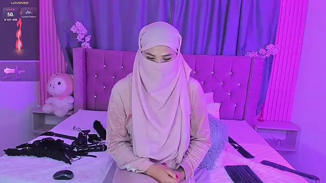 Nayla-Mouna online show from April 2026 08:02:02 AM