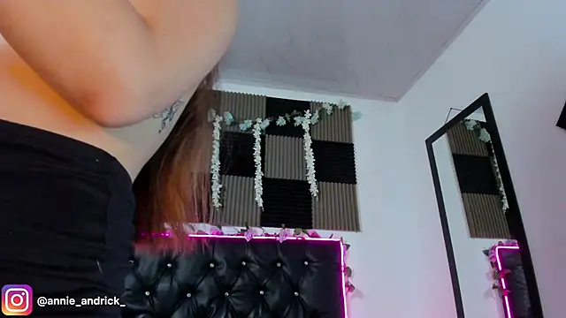  leda swan  online show from May 2026 11:15:01 AM