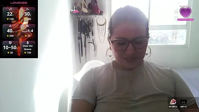 Snapshot of Vesper_Vixen chatting on September 2025 12:49:02 PM Vesper Vixen online show from September 2025 12:49:02 PM