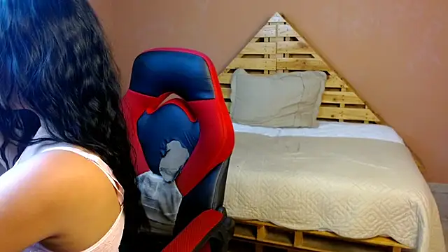 Snapshot of gracewoe chatting on October 2025 03:48:02 AM gracewoe online show from October 2025 03:48:02 AM