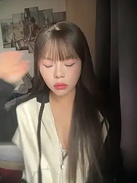 SarahBeii online show from October 2025 03:03:02 AM