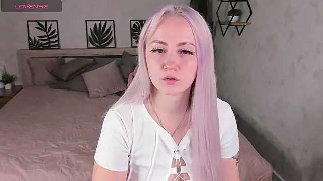 Snapshot of Joyce_Howard chatting on September 2025 01:33:01 AM Joyce Howard online show from September 2025 01:33:01 AM