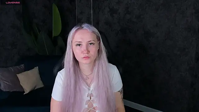 Snapshot of Joyce_Howard chatting on October 2025 02:21:01 AM Joyce Howard online show from October 2025 02:21:01 AM