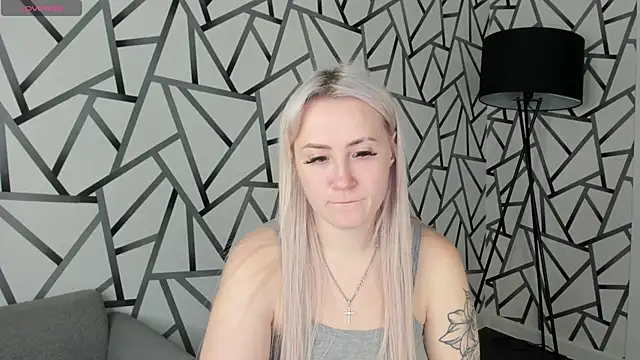 Snapshot of Joyce_Howard chatting on November 2025 02:43:02 AM Joyce Howard online show from November 2025 02:43:02 AM