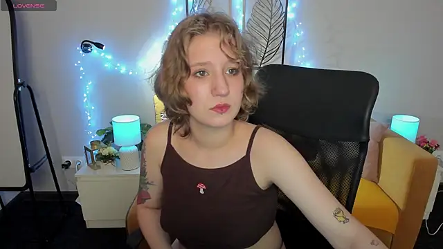 Snapshot of Hailey_Foxy chatting on September 2025 08:49:01 AM Hailey Foxy online show from September 2025 08:49:01 AM
