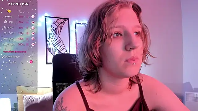 Hailey Foxy online show from November 2025 09:00:02 AM