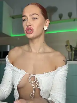 Snapshot of LittleFox___ chatting on October 2025 06:00:01 AM LittleFox online show from October 2025 06:00:01 AM