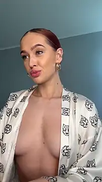 LittleFox    online show from November 2025 08:33:02 AM