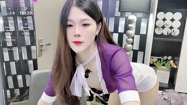 Snapshot of Yueyue-MM chatting on October 2025 12:35:01 AM Yueyue-MM online show from October 2025 12:35:01 AM