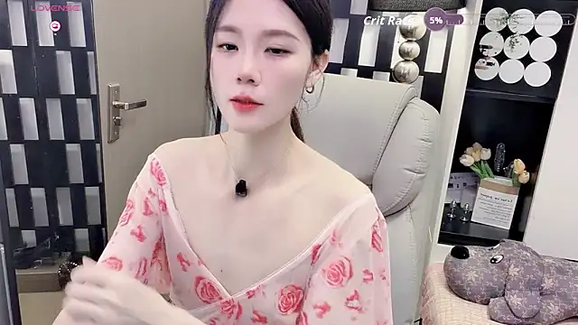 Snapshot of Yueyue-MM chatting on May 2026 12:19:01 AM Yueyue-MM online show from May 2026 12:19:01 AM