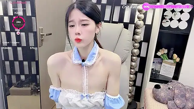 Snapshot of Yueyue-MM chatting on May 2026 01:56:01 AM Yueyue-MM online show from May 2026 01:56:01 AM