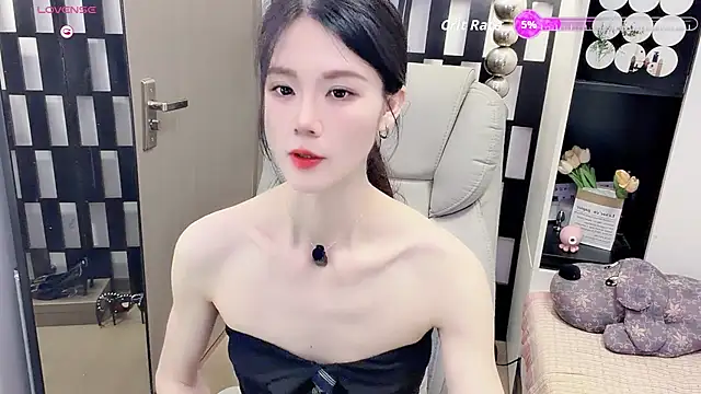Snapshot of Yueyue-MM chatting on June 2026 07:03:01 AM Yueyue-MM online show from June 2026 07:03:01 AM