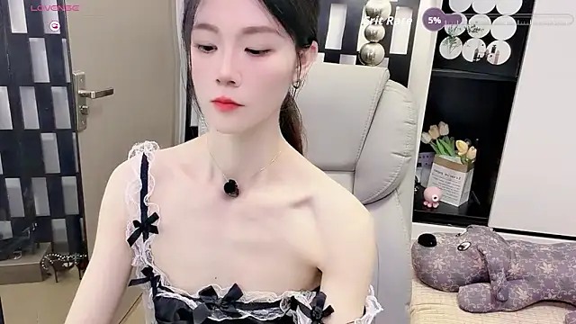 Snapshot of Yueyue-MM chatting on June 2026 03:20:02 AM Yueyue-MM online show from June 2026 03:20:02 AM