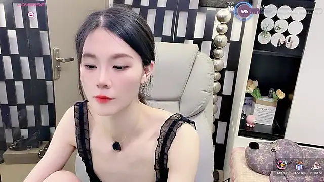 Snapshot of Yueyue-MM chatting on June 2026 02:30:01 PM Yueyue-MM online show from June 2026 02:30:01 PM